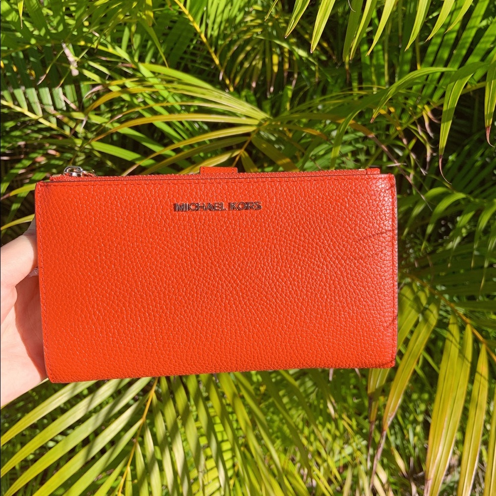 Micheal Kors wallet - Picture 11 of 16